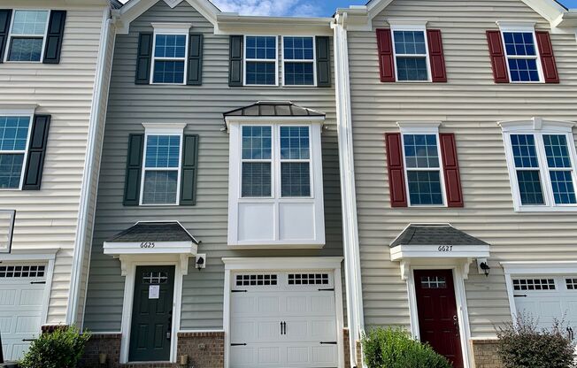 WONDERFUL Townhome in North East Raleigh, Available Now!