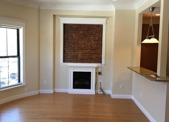 19 WORCESTER SQ