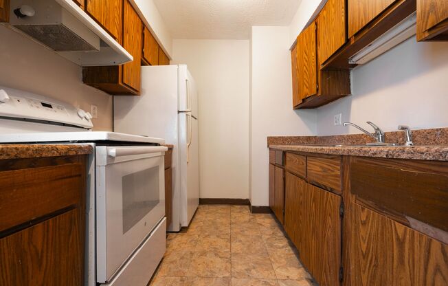 2 beds, 1 bath, $950, Unit 505