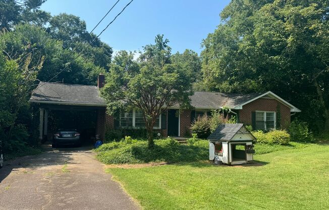 3 Bedroom Gem on Hardin Dr. off South UGA Campus!