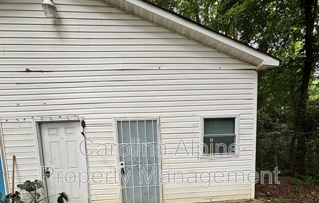 2512 FINCHLEY DR