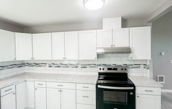 3 beds, 1 bath, 1,000 sqft, $1,975, Unit L1