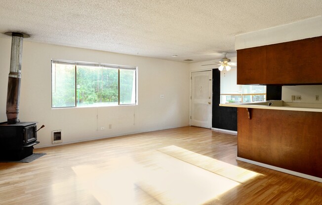 Spacious Loft-Style Unit Across from Fairwood Shopping Center