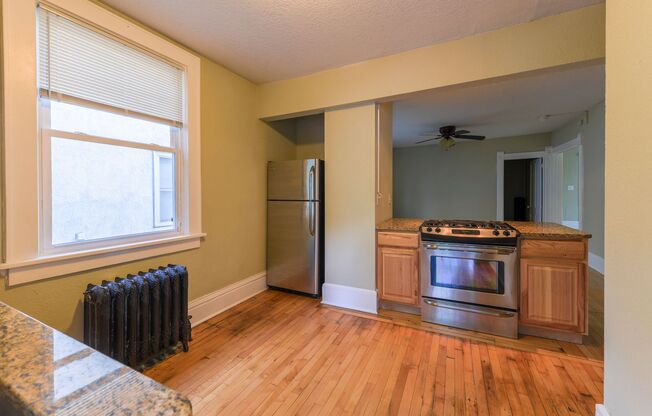 619 - 621 University Ave NE
