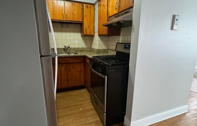 2 beds, 1 bath, $1,400, Unit 104