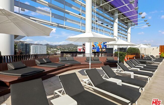 1 bed, 2 baths, 1,270 sqft, $5,700, Unit 5J