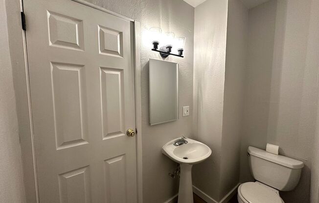 Studio, 1 bath, 325 sqft, $1,195, Unit Unit 5