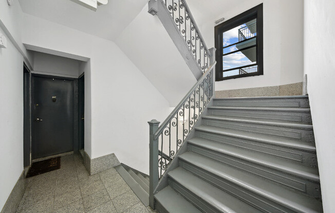 242 East 10th St