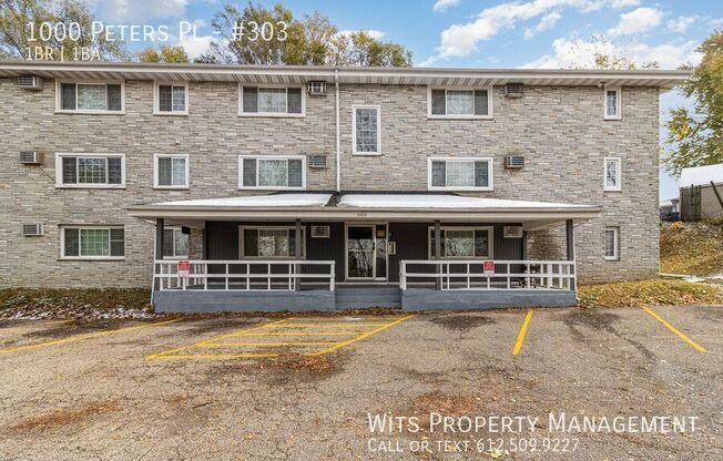 1000 PETERS PL