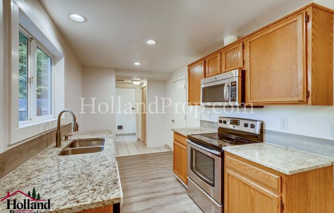 2 beds, 1.5 baths, 1,120 sqft, $1,895, Unit 225