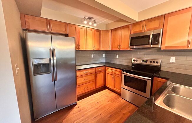 3 beds, 2.5 baths, 1,600 sqft, $1,795, Unit 613