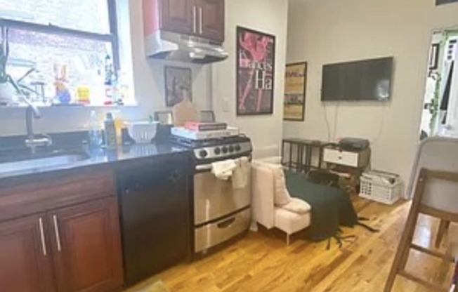 1235 1 AVE