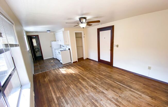 Studio, 1 bath, 350 sqft, $1,395, Unit 211 (#23)