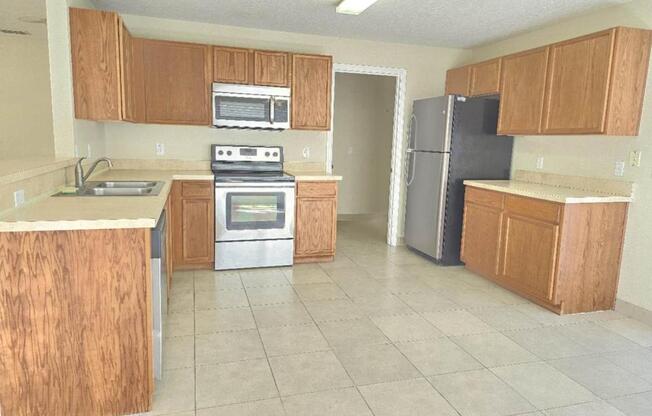 618 WINDROSE DR