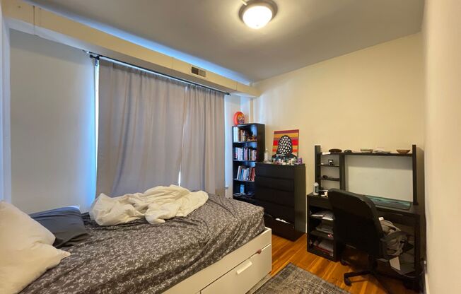 3 beds, 1 bath, 1,400 sqft, $1,575, Unit 4532-B9
