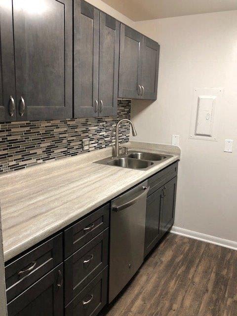 Beautiful Slate/Shaker Cabinetry, Tile Backsplash & Stainless Steel Appliances Including Dishwasher