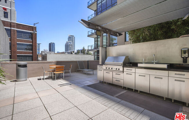 1 bed, 1 bath, 930 sqft, $3,000, Unit 813