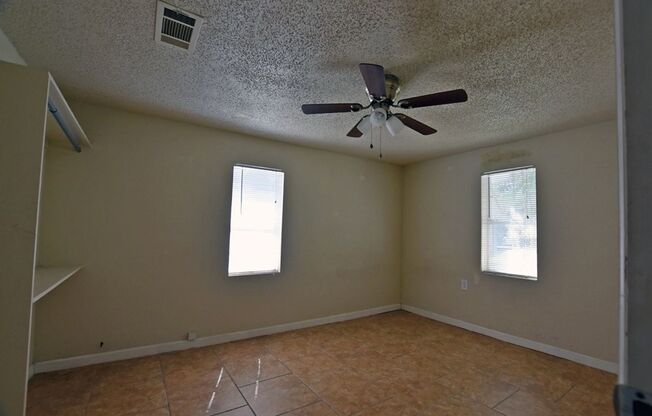 3 beds, 1 bath, $1,500