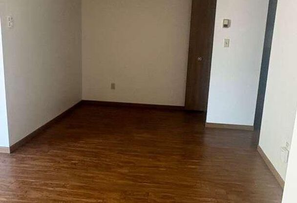 1 bed, 1 bath, 750 sqft, $1,350, Unit 8125-8125H