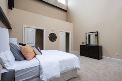 2 beds, 2 baths, 1,017 sqft, $2,050