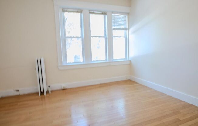 4 beds, 1.5 baths, $5,167, Unit 62 Egmont St. #1