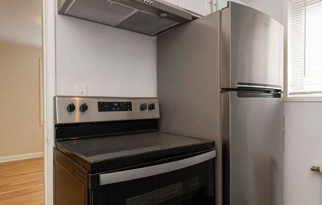 1 bed, 1 bath, 780 sqft, $1,695, Unit Hamrick 204