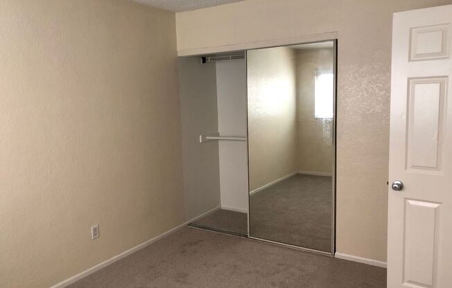Beautiful Studio apartment in the heart of Pacific Beach!
