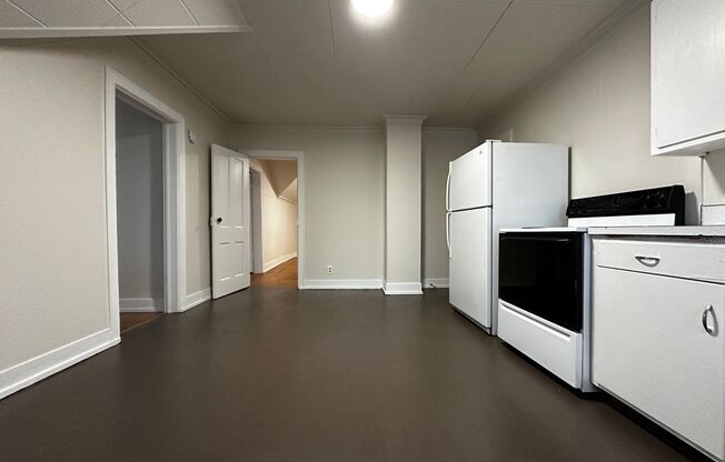 1 bed, 1 bath, 800 sqft, $745