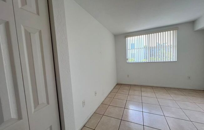 3 beds, 2 baths, 1,079 sqft, $2,600, Unit 13820-306