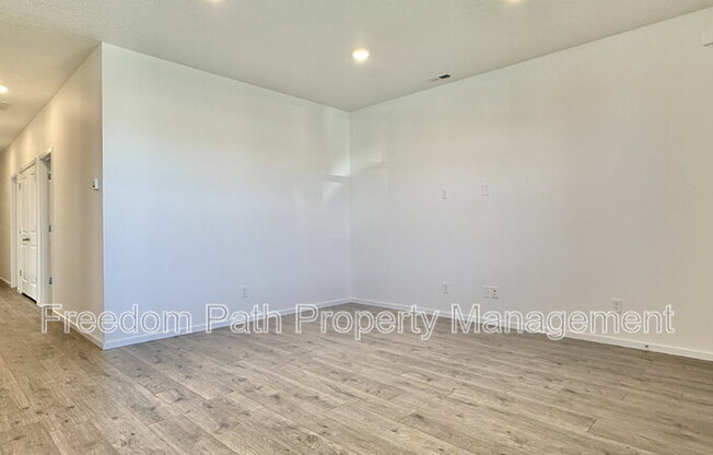 5102 E NORMA AVE