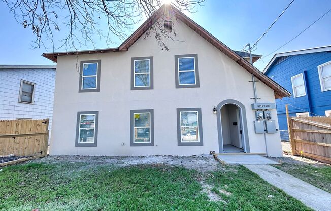 Newly Renovated 2-Bedroom Duplex