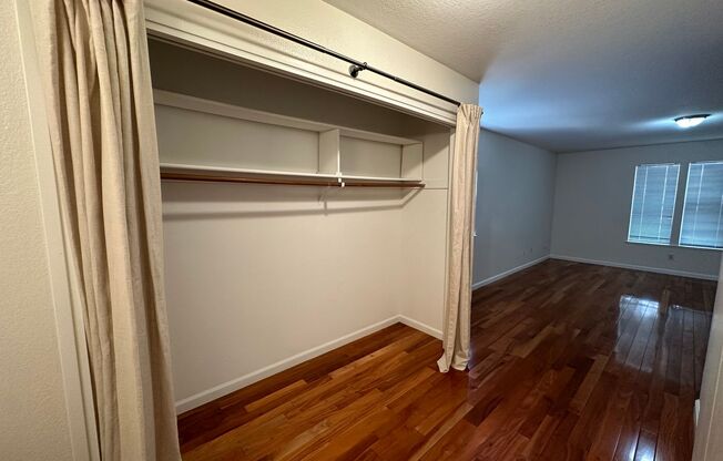 2 beds, 1.5 baths, 1,330 sqft, $2,695, Unit 8125001002