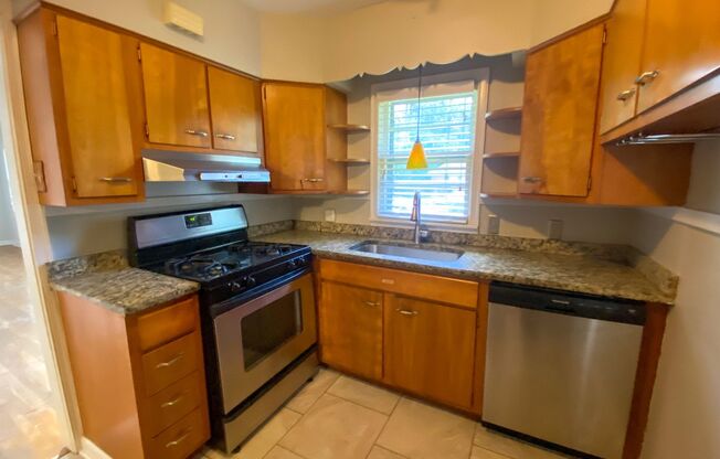 3 beds, 1 bath, $1,435