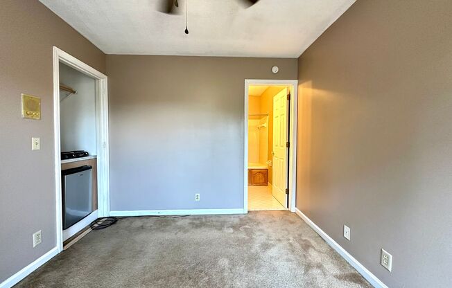 Studio, 1 bath, 179 sqft, $695, Unit 169-A Condor