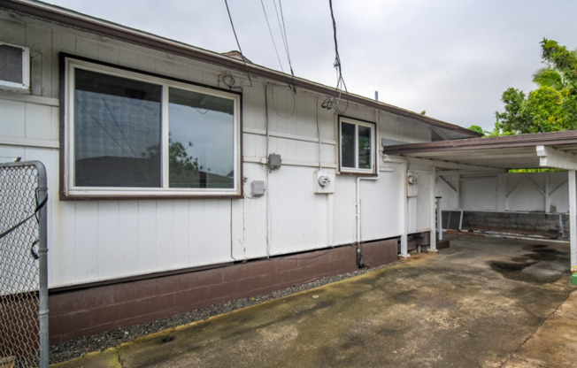 Charming Remodeled Duplex in Kaneohe - 2 Bed, 1 Bath with Modern Upgrades & Prime Location Near Windward City!