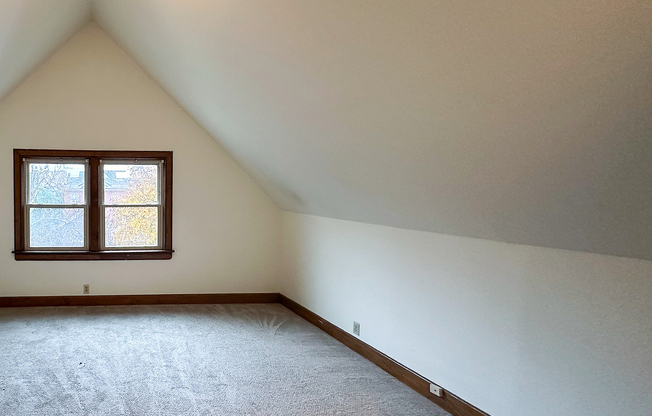 3 Bed / 1 Bath - 1,500 SF - Bedroom