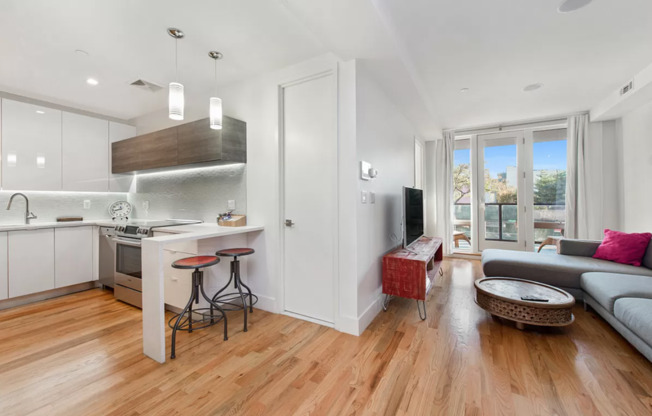 1059 Manhattan Avenue