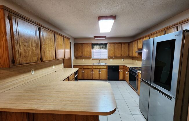 3 beds, 2 baths, $1,495