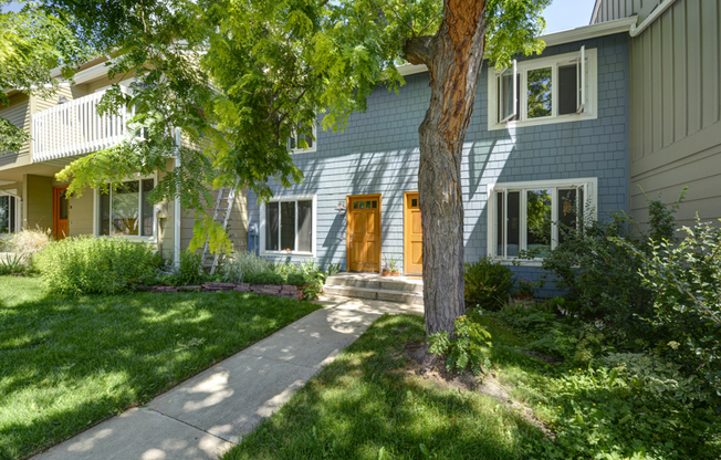 Updated 3 Bed 2.5 Bath North Boulder Townhome!