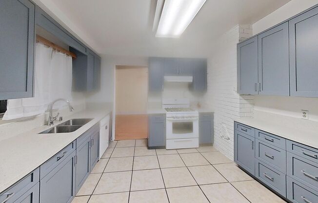 Beautiful 3B/2B Home in Wast Palmdale - MOVE IN READY!
