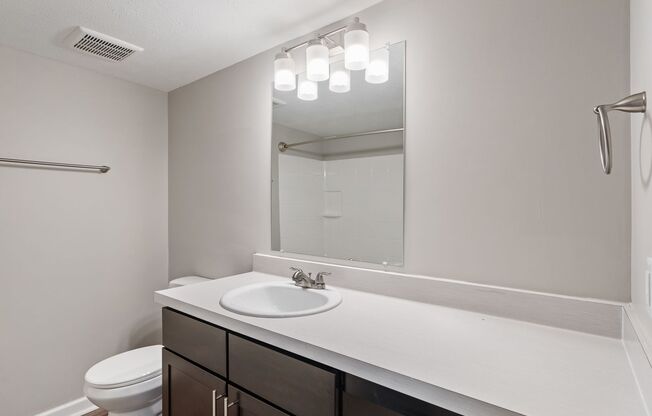 2 beds, 2 baths, 900 sqft, $1,150, Unit 5458-05A