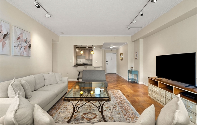 2 beds, 2 baths, 1,285 sqft, $4,900, Unit 17M