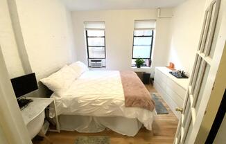 1 bed, 1 bath, $3,000, Unit 11