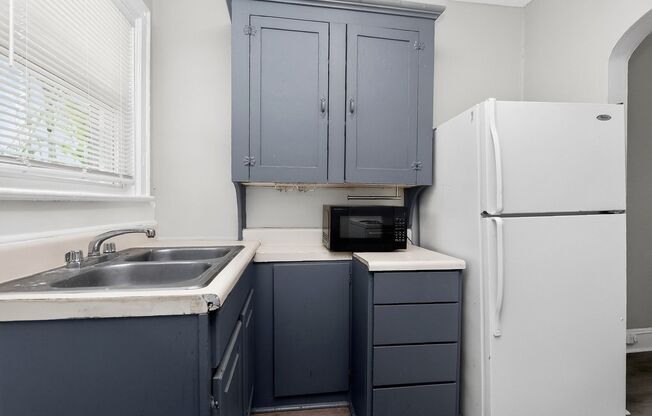 Adorable One Bedroom Apartment in Elizabeth!