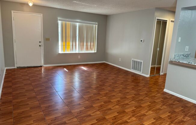 Spacious 3 bedroom, 2 bathrooms multiplex unit.