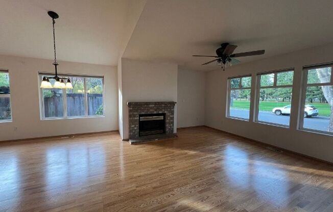 PENDING APPLICATION; Charming 2BD Across From Bush Park