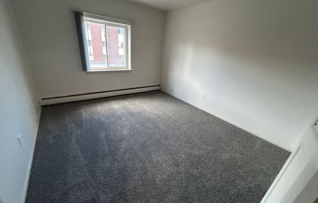 1 bed, 1 bath, $995, Unit 250