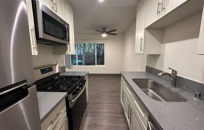 1 bed, 1 bath, 700 sqft, $2,399