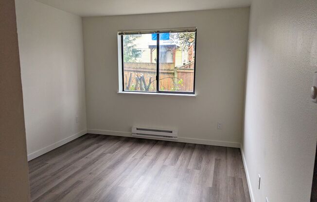 2 beds, 1 bath, 810 sqft, $2,095, Unit E107