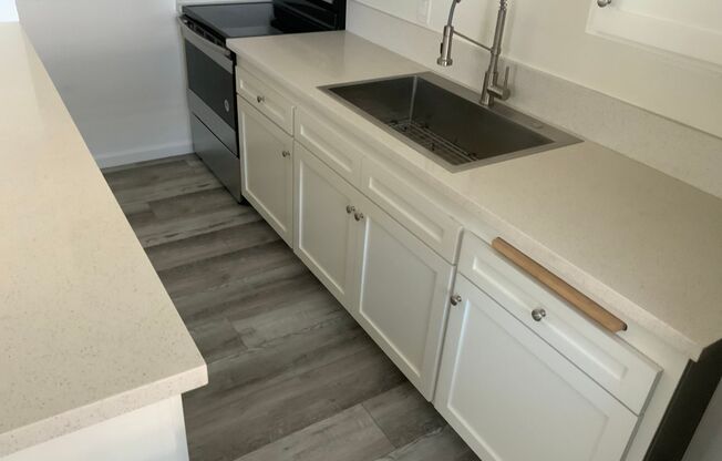 1 bed, 1 bath, 550 sqft, $1,795, Unit 11